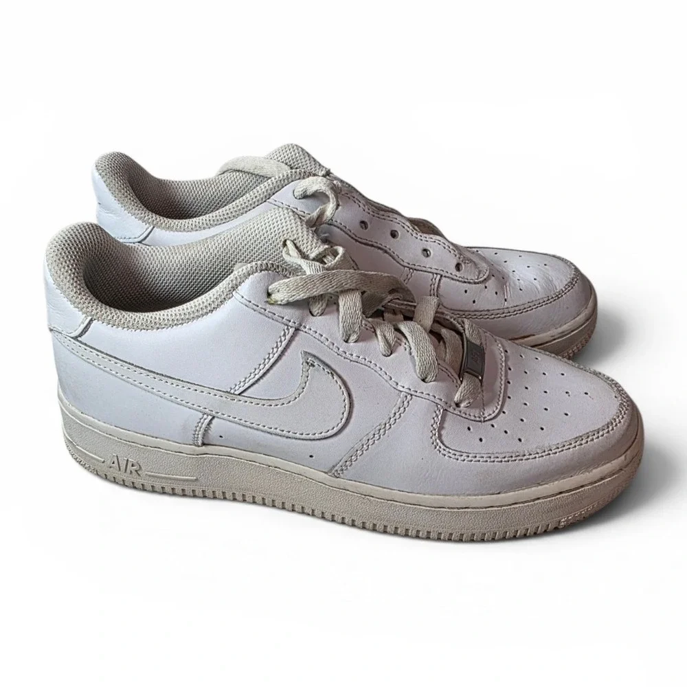 Nike Air Force 1 Low Top White Sneakers Youth Grade size 6.5Y/ Womens Size 8